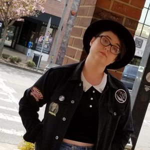 Meet your Posher, Brooke